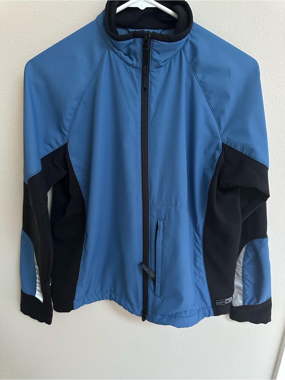 REI Co-op Women’s Medium Blue Black Soft Shell Jacket Full Zip Hiking Outdoor